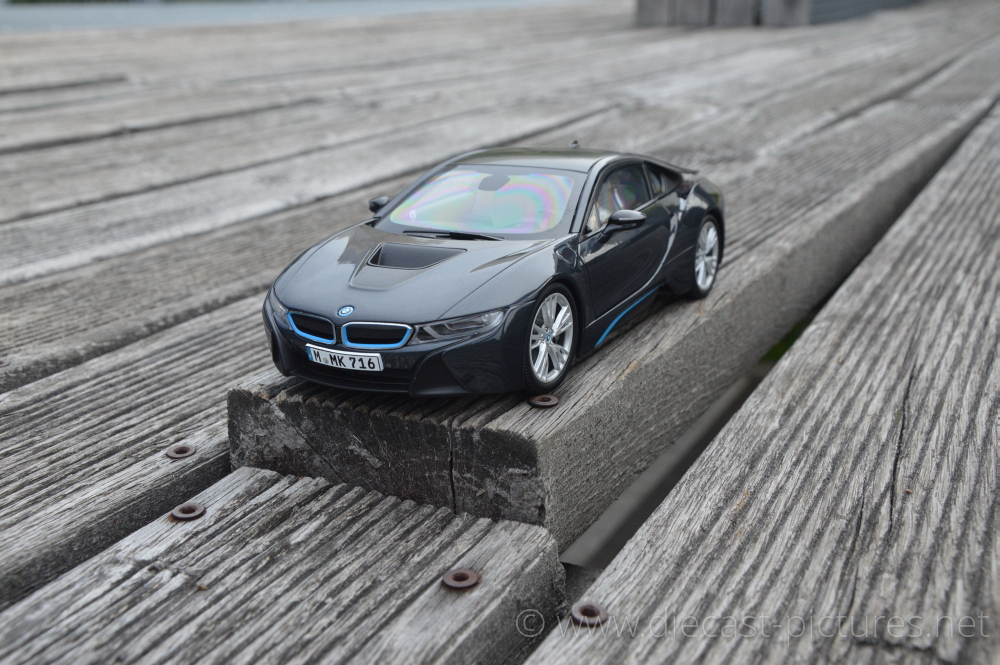 BMW i8 Sophisto Grey Paragon models 1:18